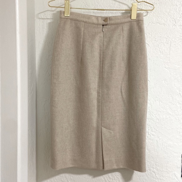 Burberry London 100% Cashmere Ivory Straight Pencil Skirt Women's - Picture 9 of 9